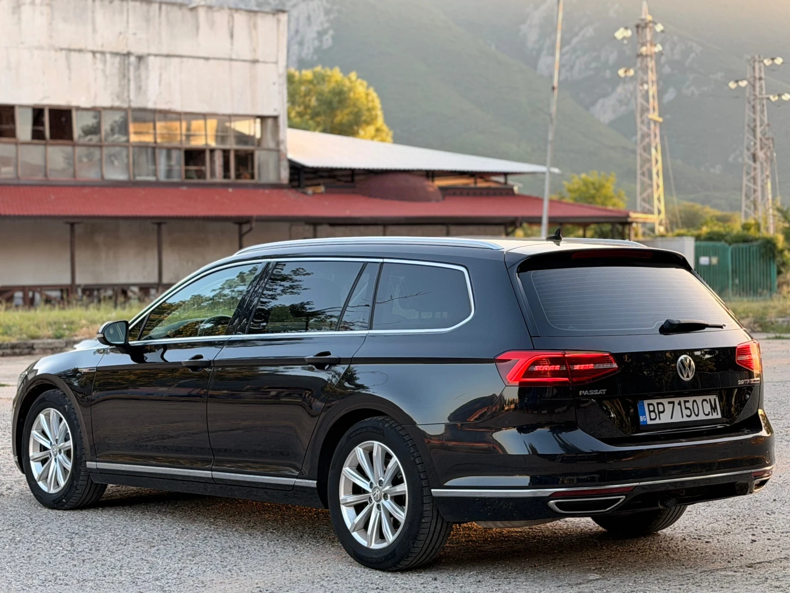 VW Passat 2.0TDI/4MOTION/МАСАЖ/ОБДУХВАНЕ/ПАНОРАМА, снимка 3 - Автомобили и джипове - 55083078