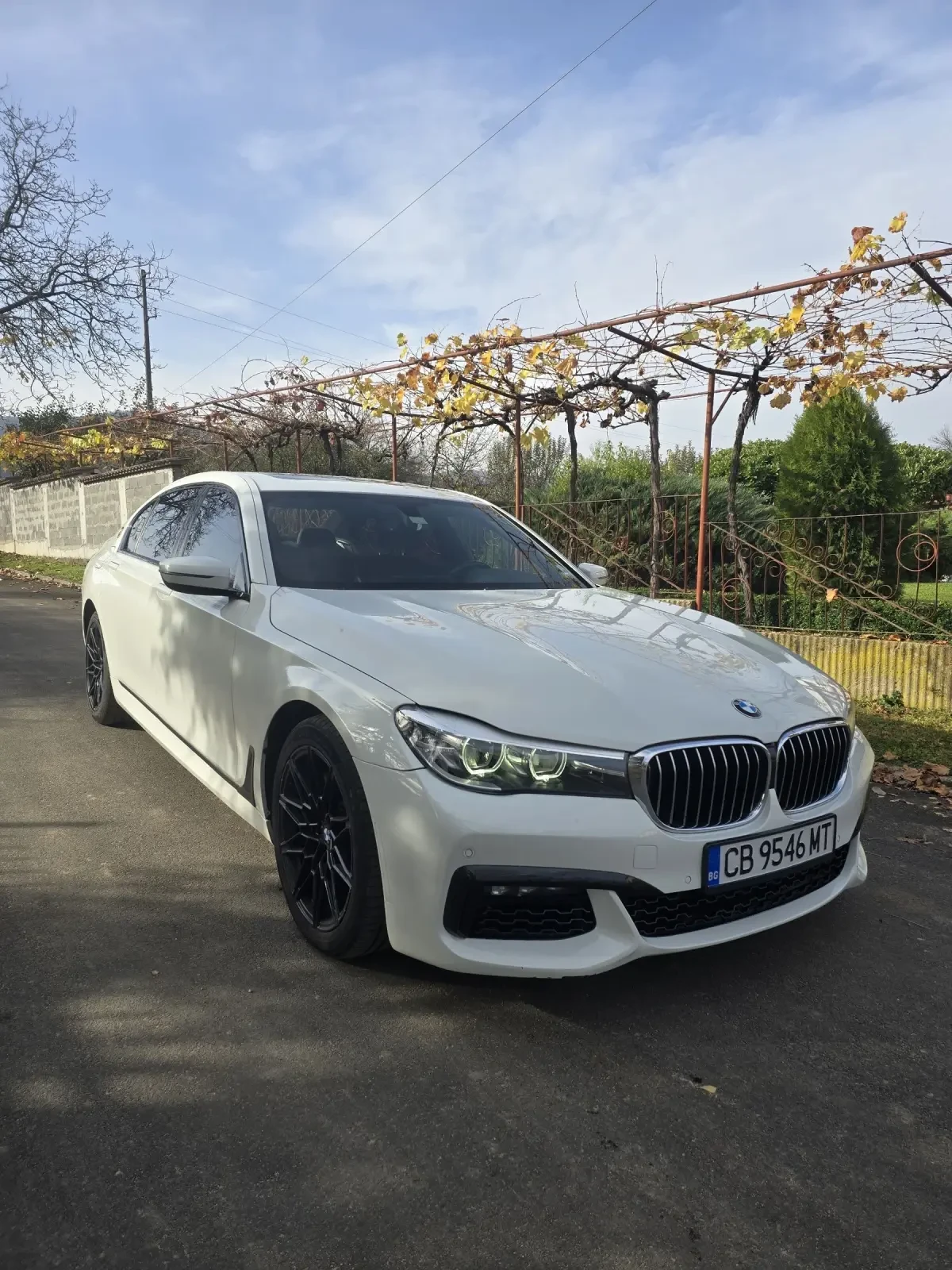 BMW 740 I L M Paket, снимка 2 - Автомобили и джипове - 55315618