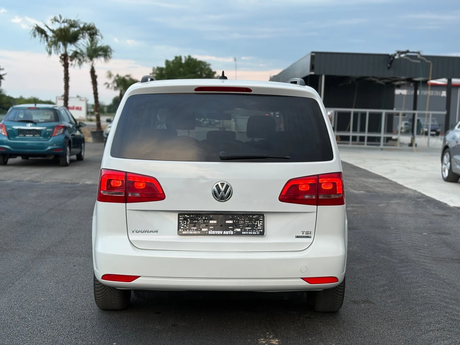 VW Touran Facelift 1.4 150кс CNG Navi , снимка 6 - Автомобили и джипове - 55355060