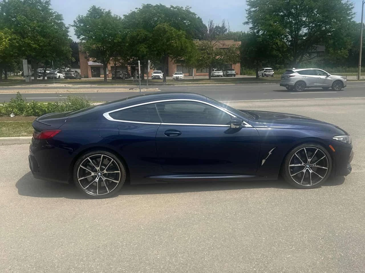 BMW 850 | DISTRONIC | 360 | HARMAN/K | , снимка 3 - Автомобили и джипове - 55512665