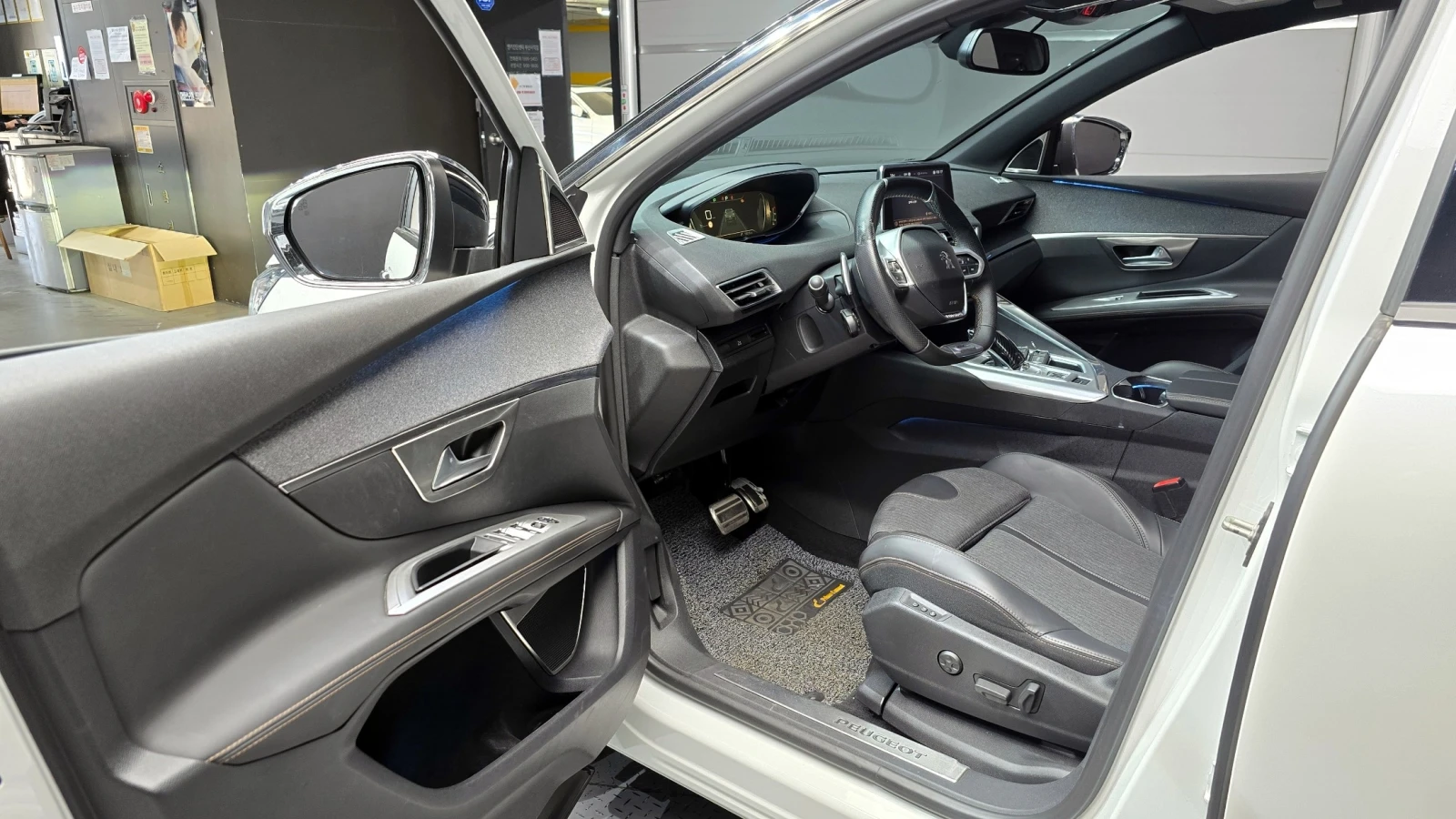 Peugeot 3008 1.6 BlueHDi GT Line , снимка 10 - Автомобили и джипове - 55594918