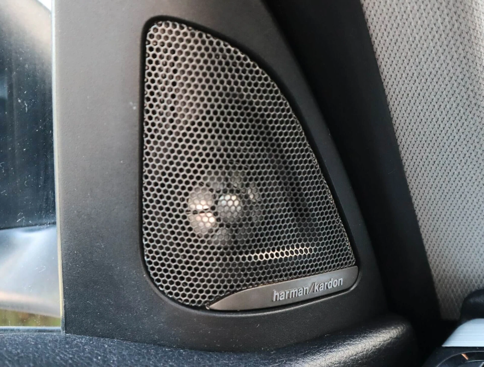 BMW 320 d/Harman Kardon/Sport/PDC/Подгрев, снимка 12 - Автомобили и джипове - 55676138