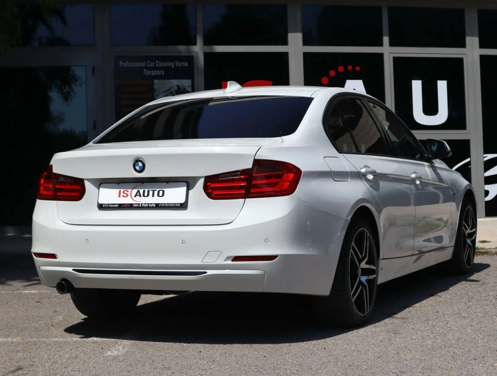 BMW 320 d/Harman Kardon/Sport/PDC/Подгрев, снимка 6 - Автомобили и джипове - 55676138