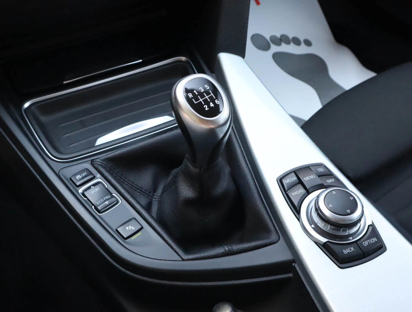 BMW 320 d/Harman Kardon/Sport/PDC/Подгрев, снимка 11 - Автомобили и джипове - 55676138