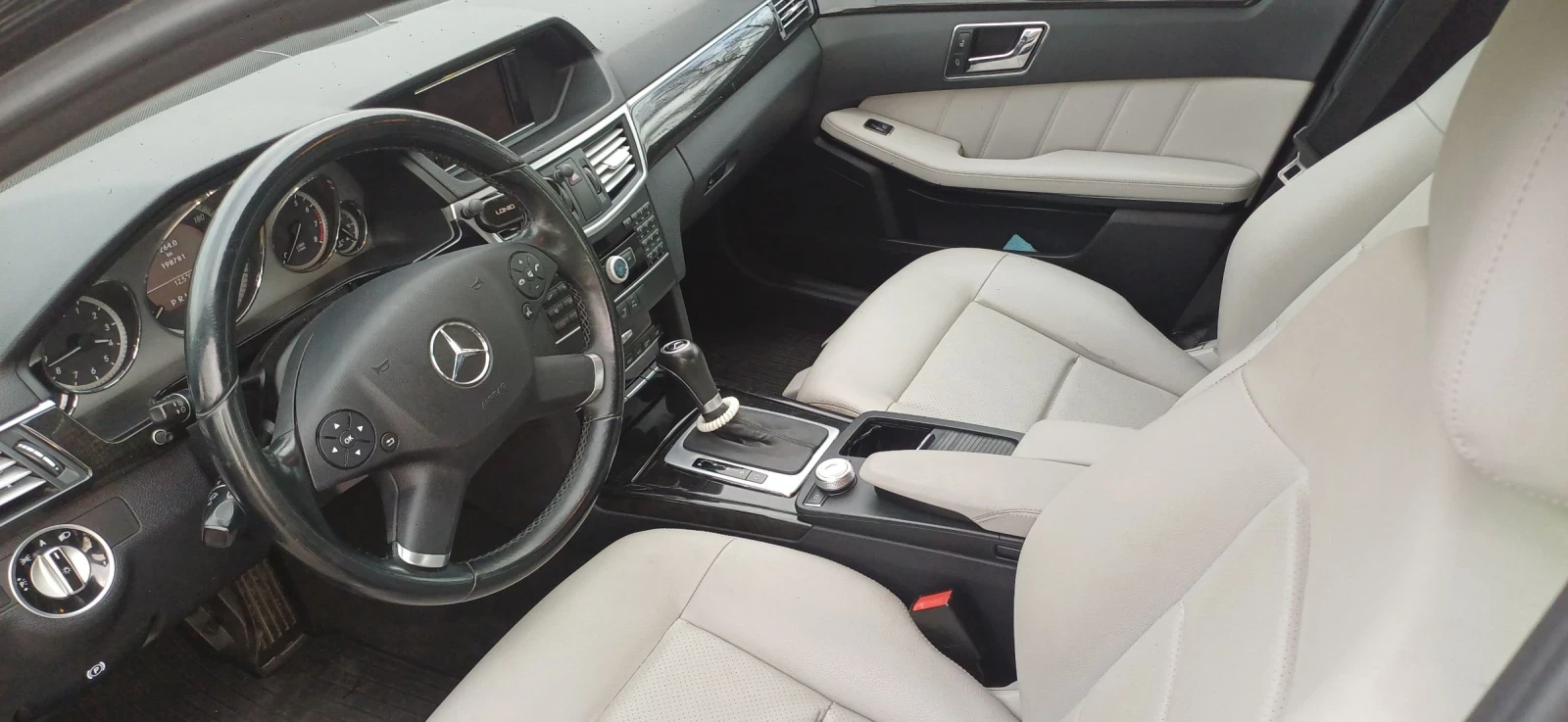 Mercedes-Benz E 200 E 212 CGI, снимка 5 - Автомобили и джипове - 55699622