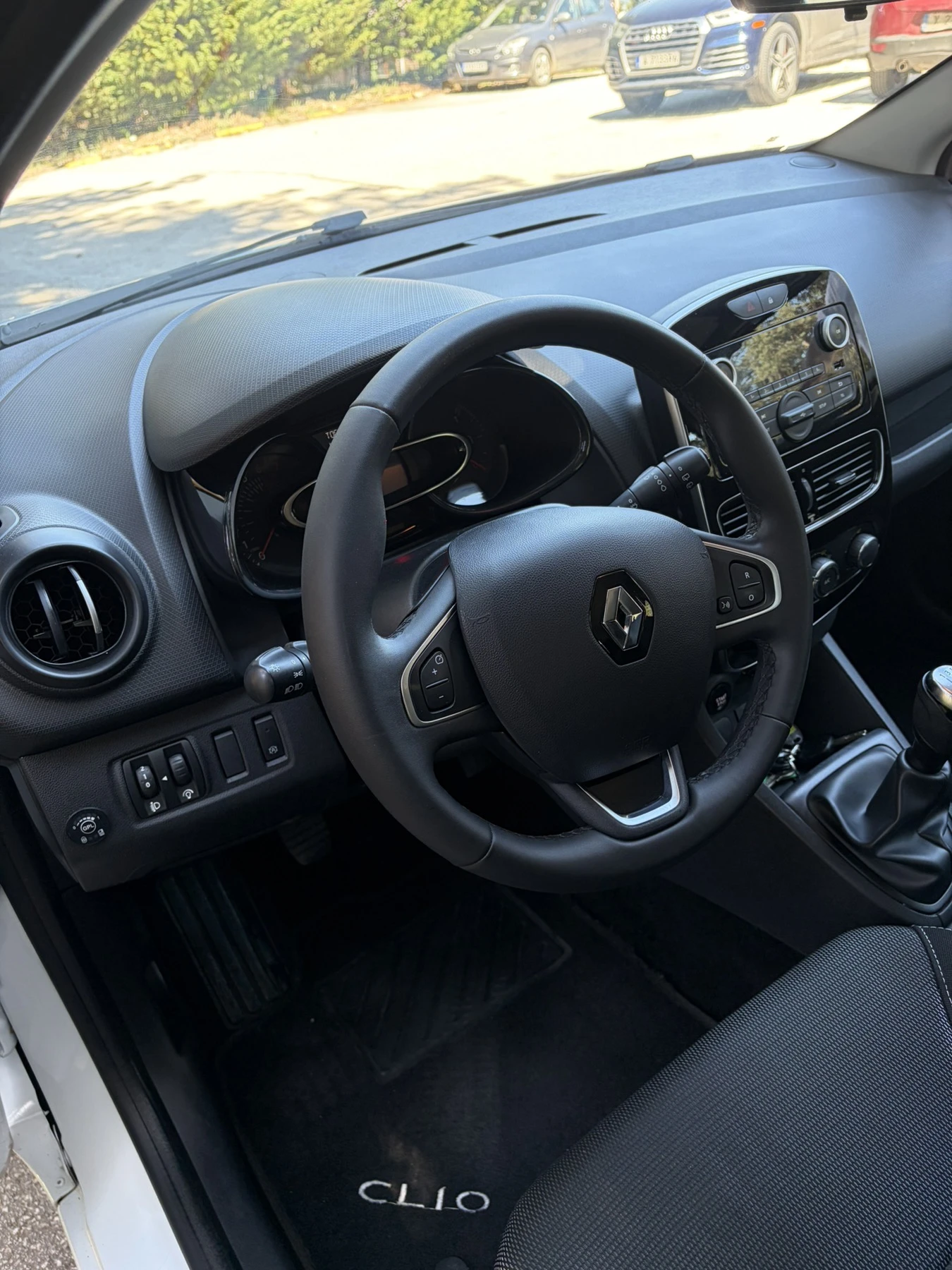 Renault Clio GPL  GAZ, снимка 12 - Автомобили и джипове - 55838859