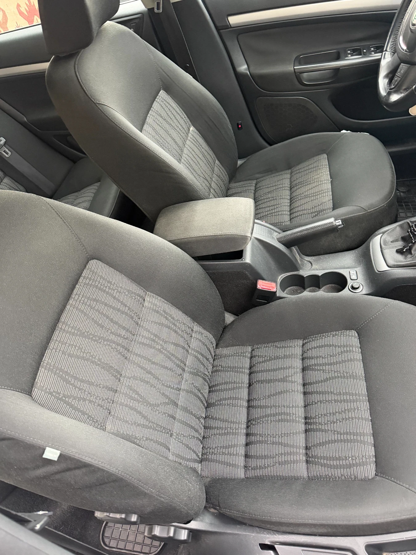 Skoda Octavia 1.8, снимка 8 - Автомобили и джипове - 56009782