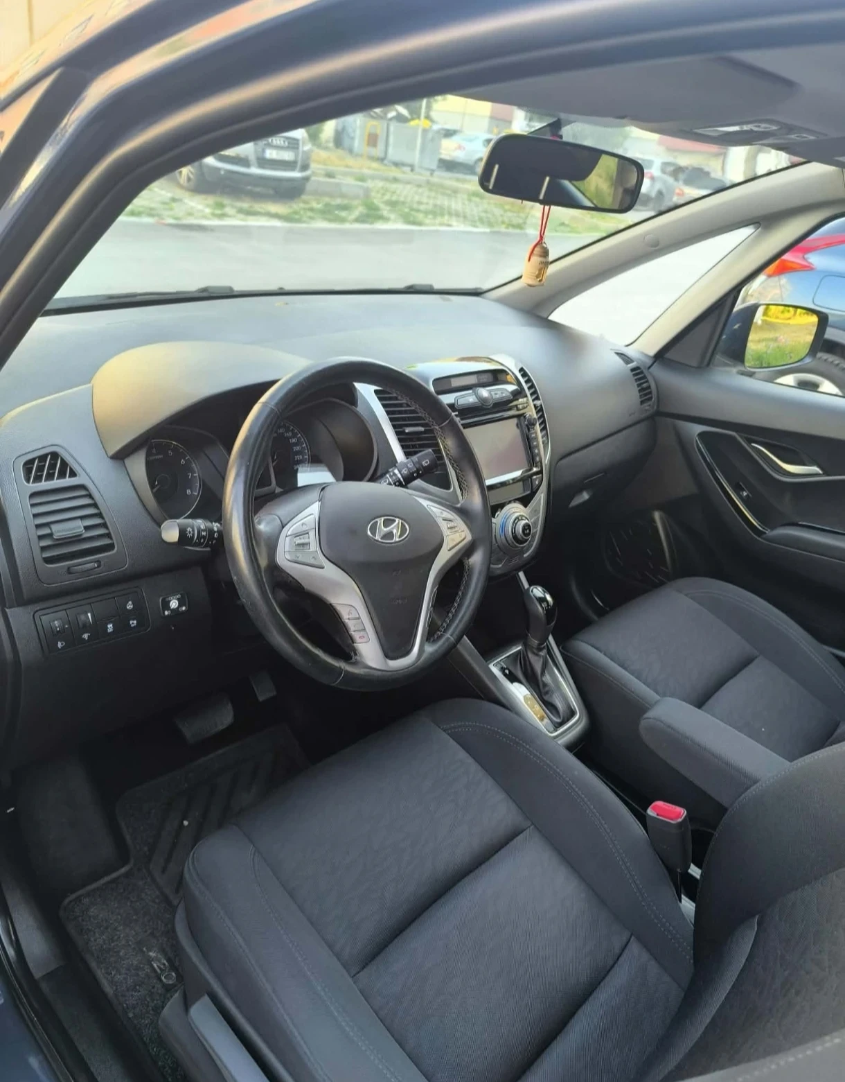 Hyundai Ix20, снимка 6 - Автомобили и джипове - 56133474