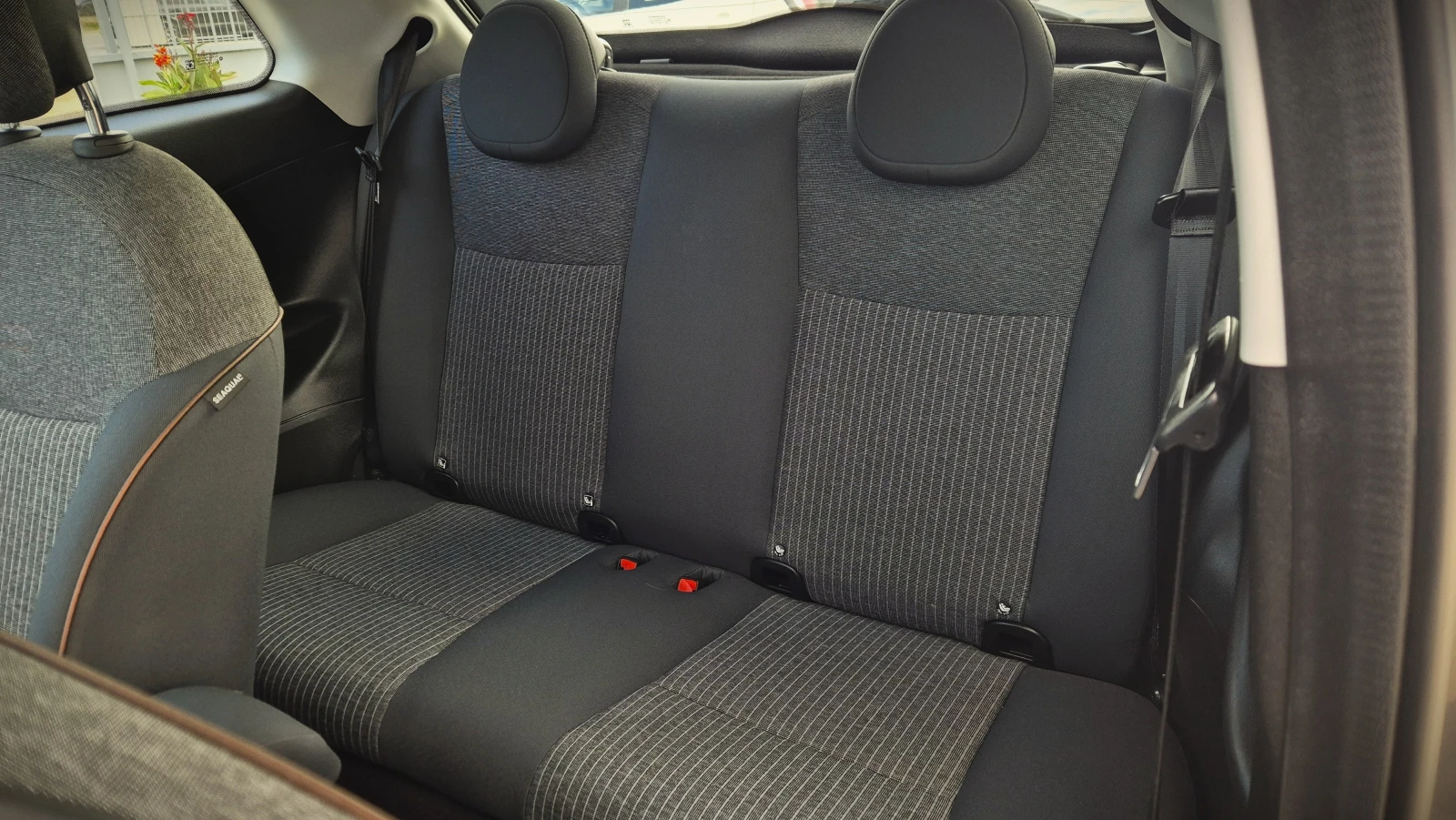Fiat 500e 42 kWh батерия + Icon, снимка 9 - Автомобили и джипове - 56256259