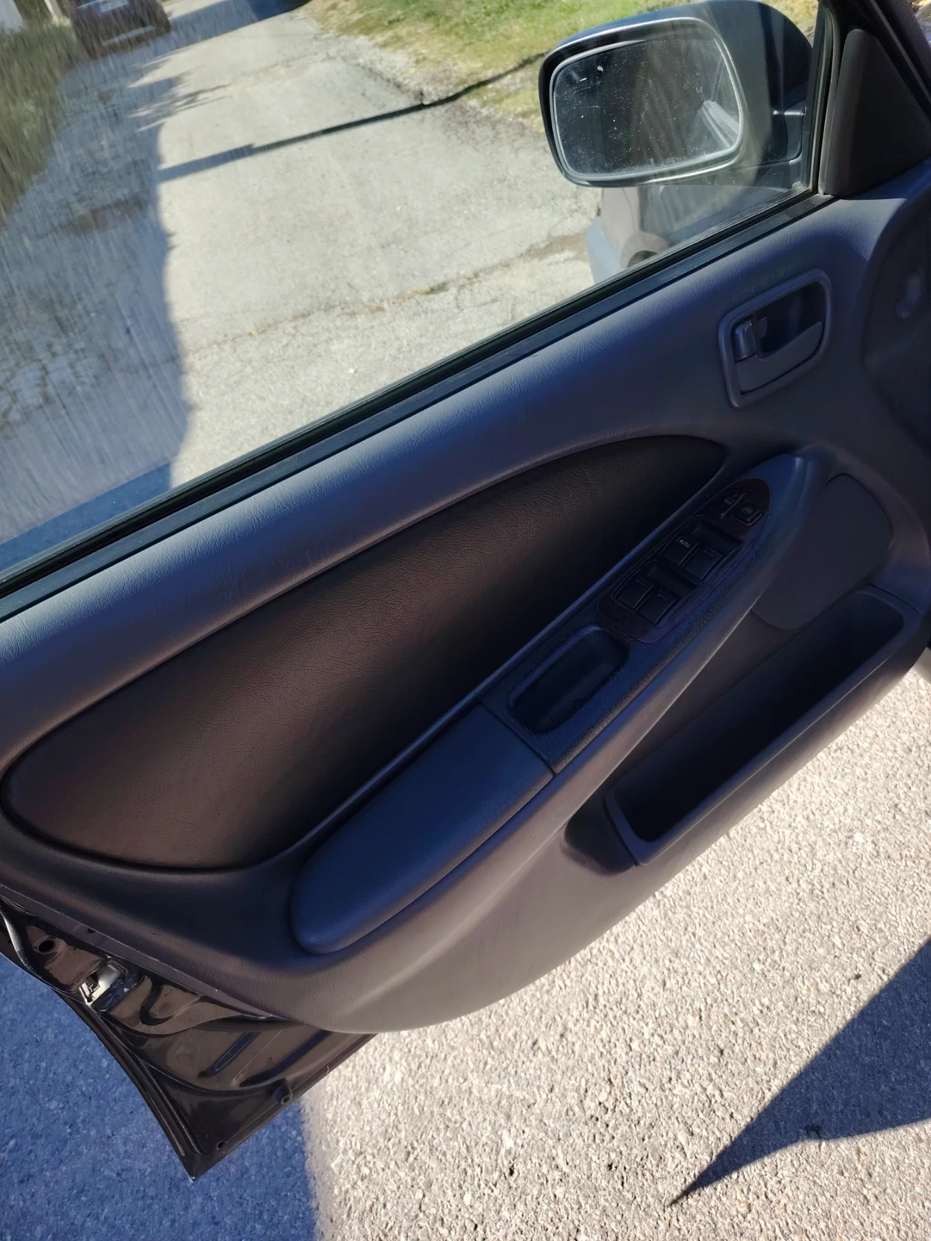 Toyota Avensis, снимка 3 - Автомобили и джипове - 56345348