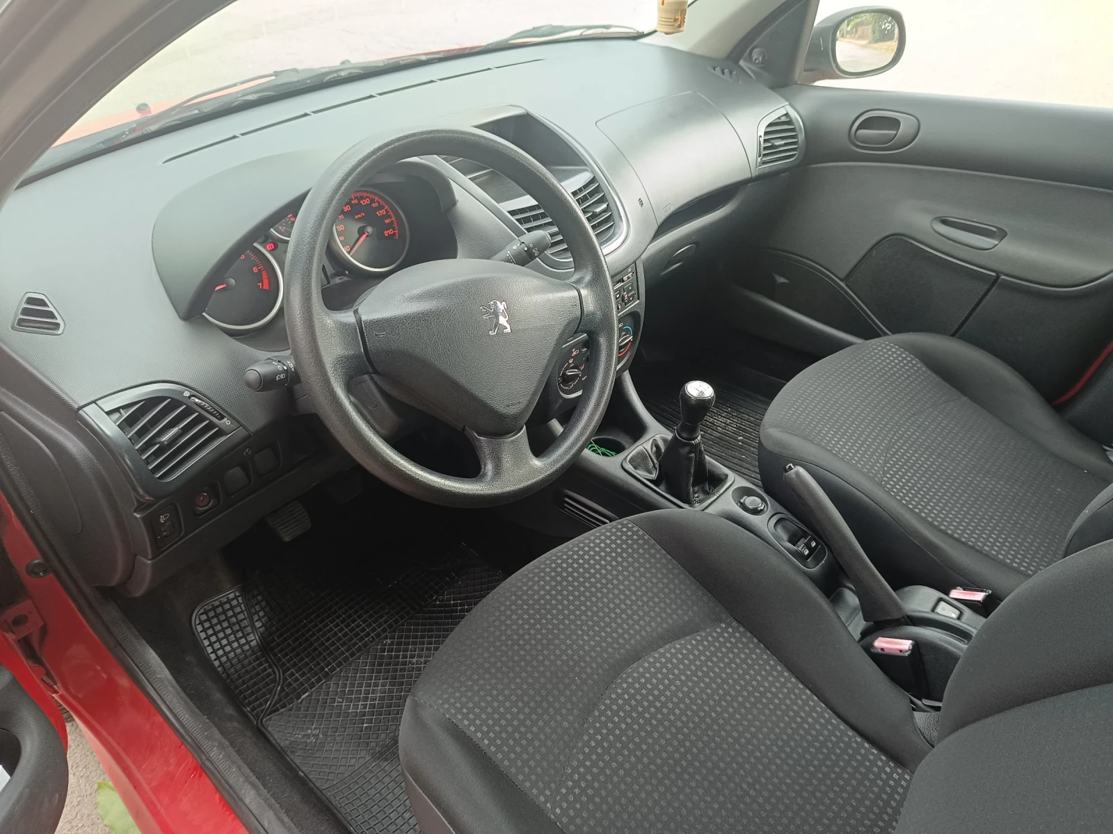 Peugeot 206 1.2, снимка 9 - Автомобили и джипове - 56347468