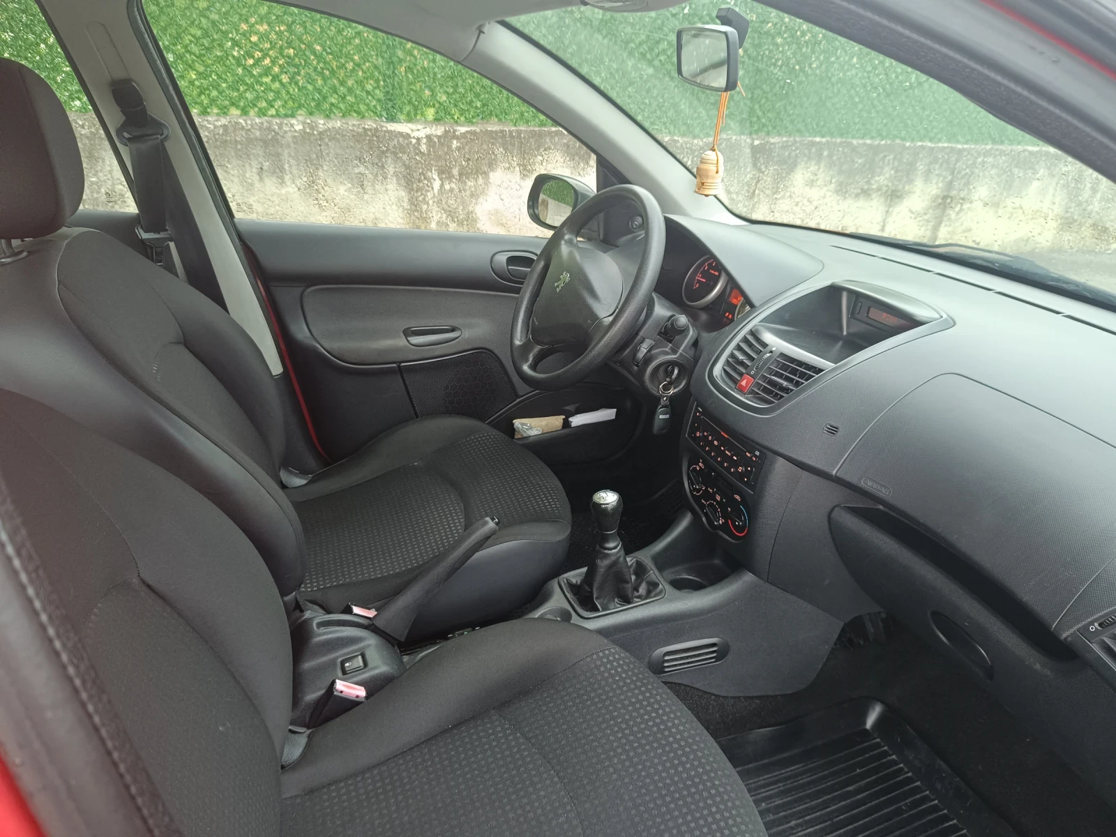 Peugeot 206 1.2, снимка 13 - Автомобили и джипове - 56347468