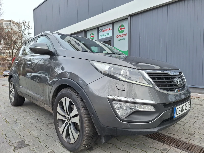 Kia Sportage 2.0CRDI ПЪЛНА СЕРВИЗНА ИСТОРИЯ !!! КАТО НОВА!!!, снимка 3 - Автомобили и джипове - 48470677