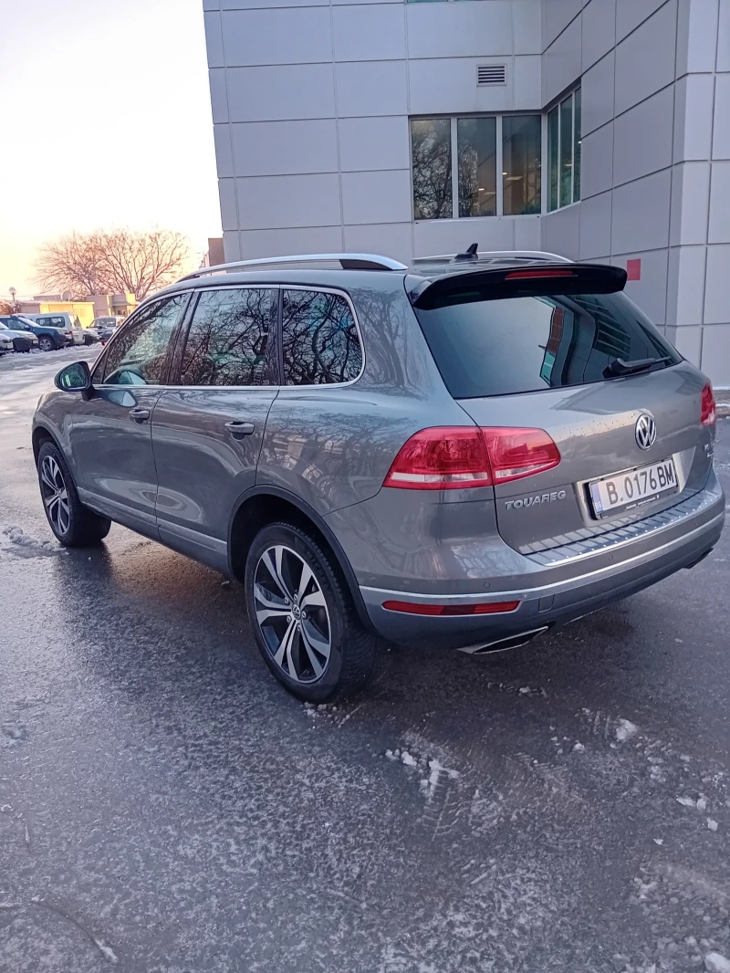 VW Touareg, снимка 2 - Автомобили и джипове - 49207959