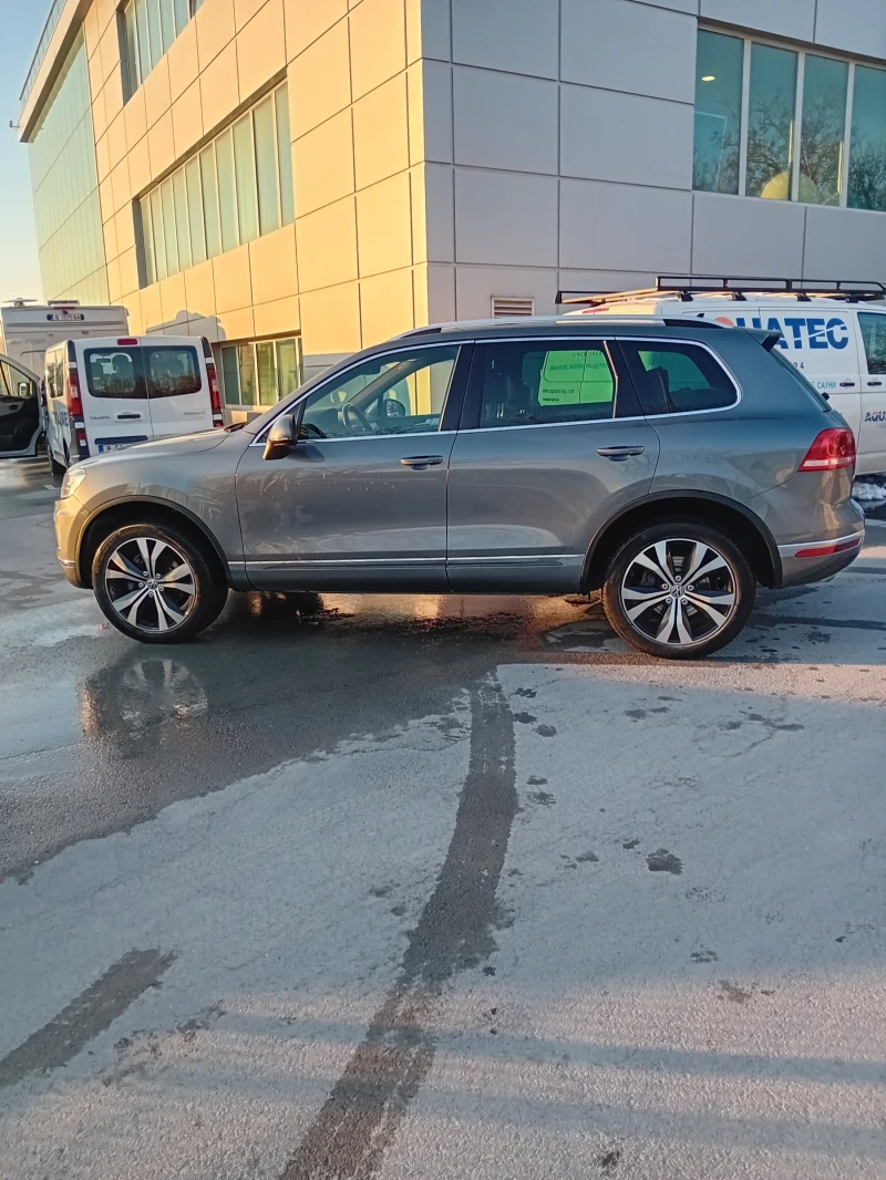 VW Touareg, снимка 7 - Автомобили и джипове - 49207959