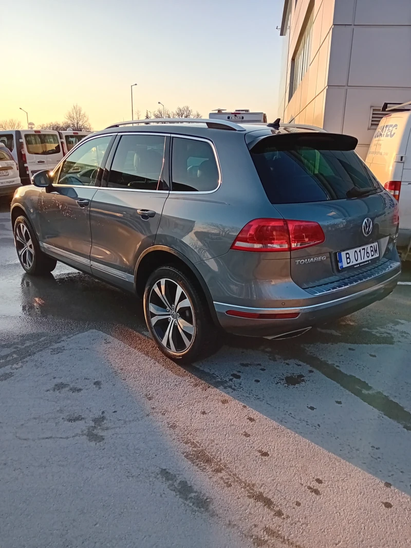 VW Touareg, снимка 8 - Автомобили и джипове - 49207959