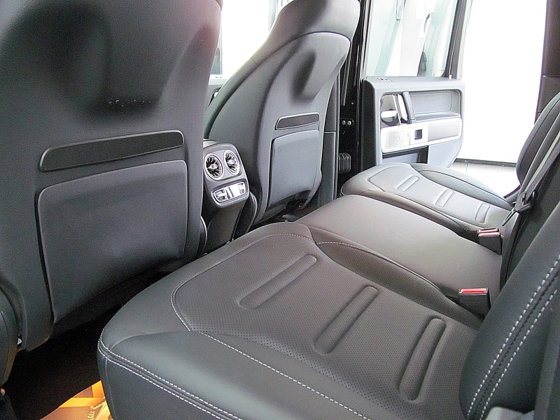 Mercedes-Benz G 500 AMG/4-matic/360-k/DIGITAL/KeylessGo/УНИКАТ!!ЛИЗИНГ, снимка 9 - Автомобили и джипове - 53005557