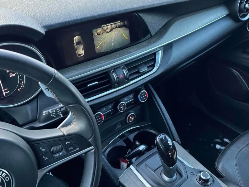 Alfa Romeo Stelvio * Ti Sport * CARFAX * ЦЕНА ДО БГ, снимка 9 - Автомобили и джипове - 53196556