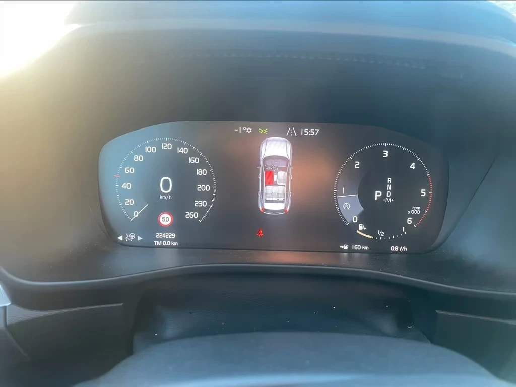 Volvo XC40 2.0d Aut. 190ps Momentum AWD DK - изображение 9