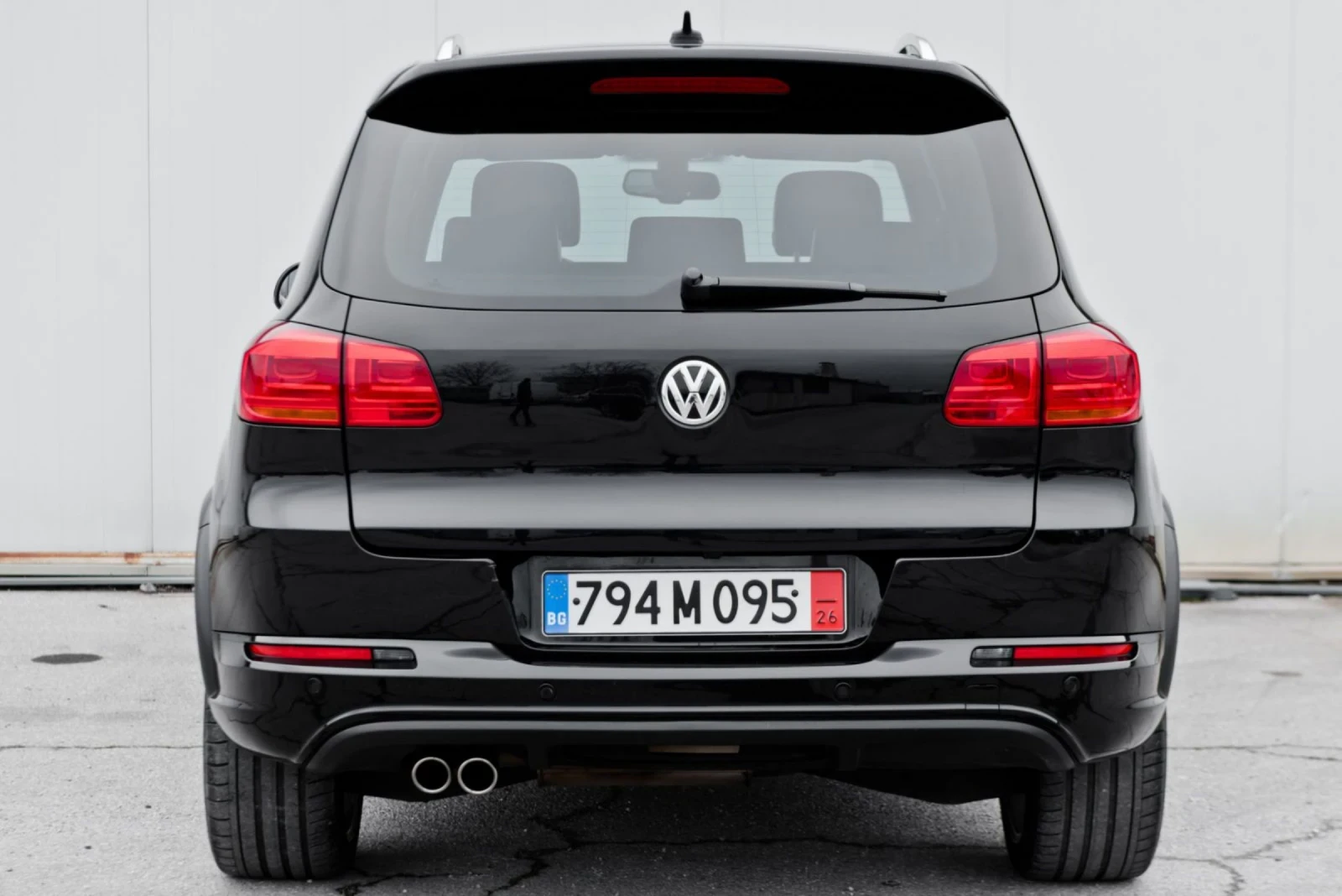 VW Tiguan R-Line 2.0 TDI 177 hp 4-Motion, снимка 9 - Автомобили и джипове - 54014879