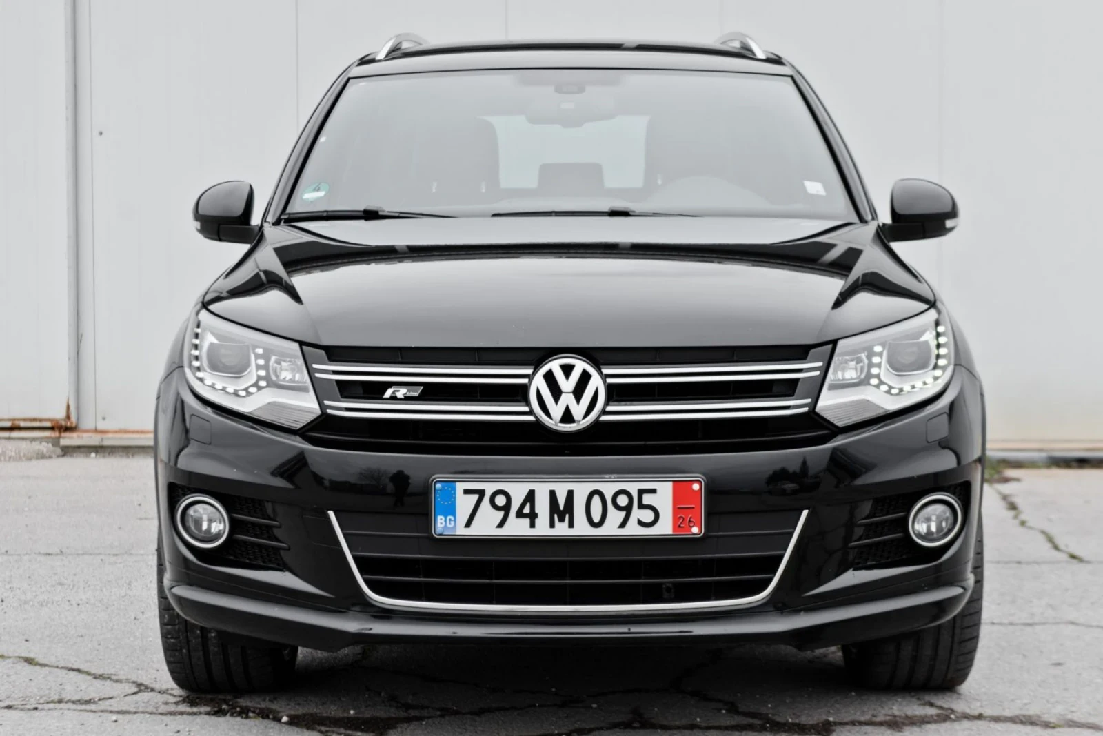 VW Tiguan R-Line 2.0 TDI 177 hp 4-Motion, снимка 7 - Автомобили и джипове - 54014879