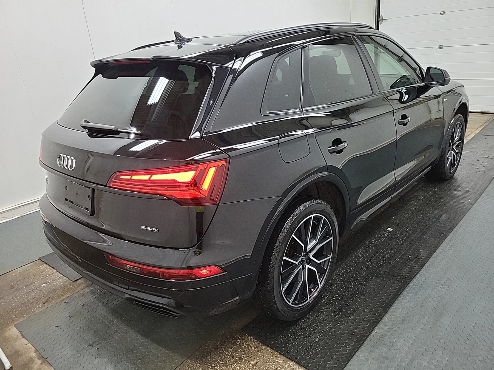 Audi Q5 S-LINE PRESTIGE* VIRTUAL* ПОДГРЕВ* PANO* 2 КЛЮЧА, снимка 5 - Автомобили и джипове - 54185014