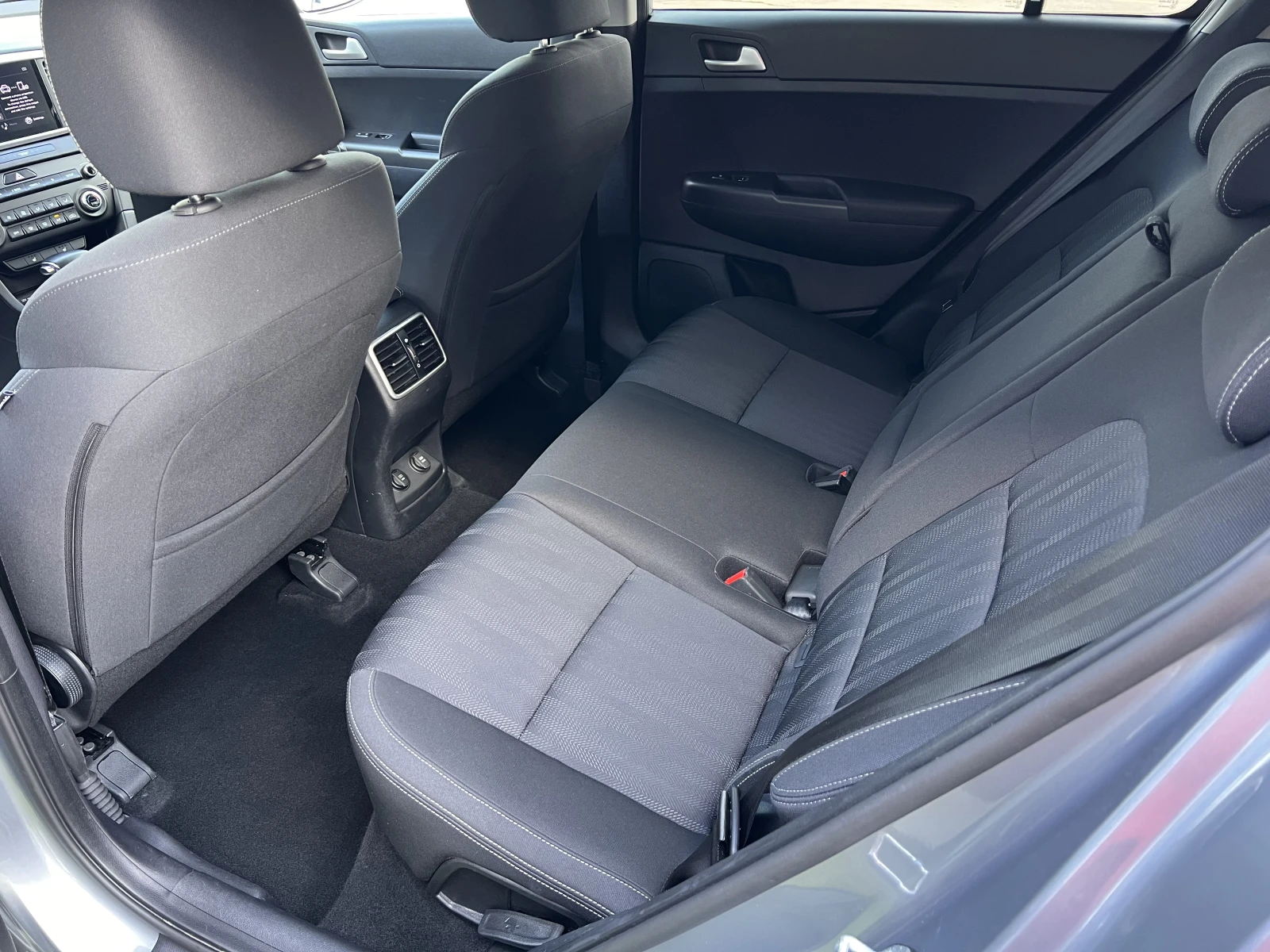 Kia Sportage LX/1.6CRDI/48V HYBRID/136k.c./7AT, снимка 10 - Автомобили и джипове - 54371043