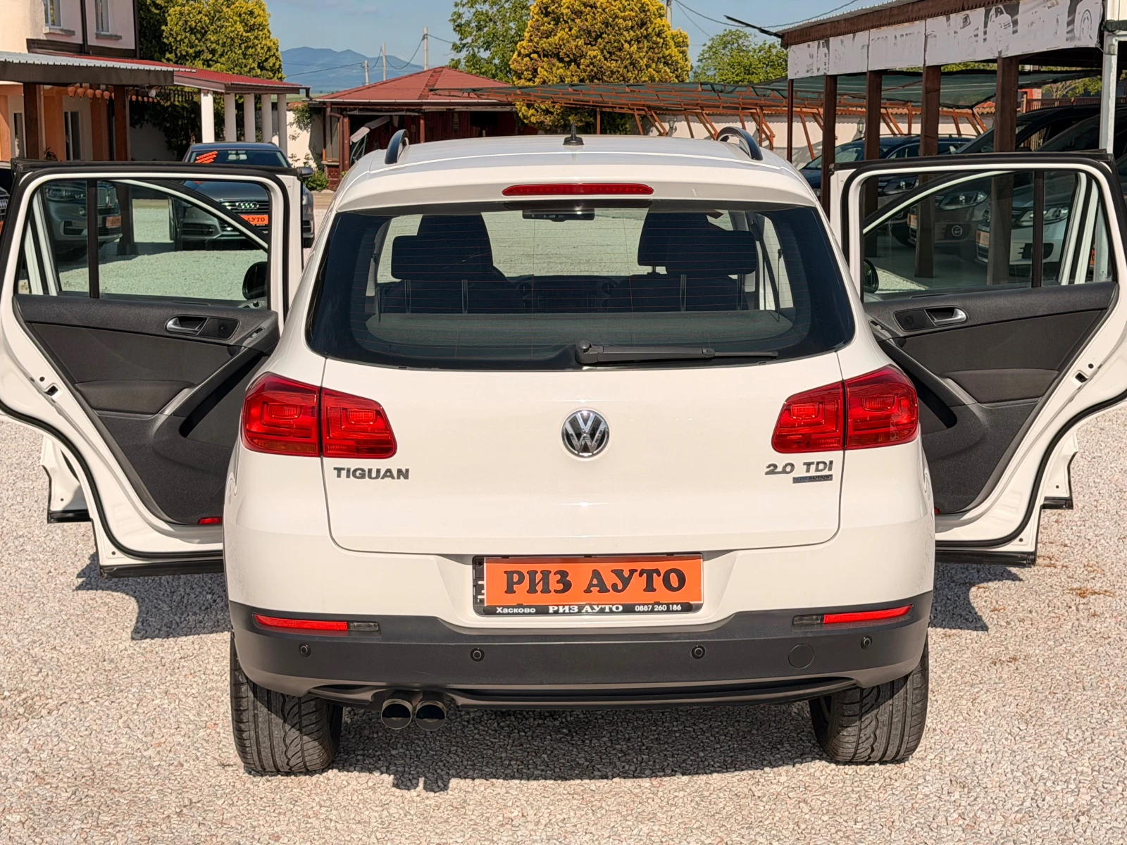 VW Tiguan 2.0TDI* NAVI* 6sk* 140ks* MULTI VOLAN* LIZING, снимка 9 - Автомобили и джипове - 54544489
