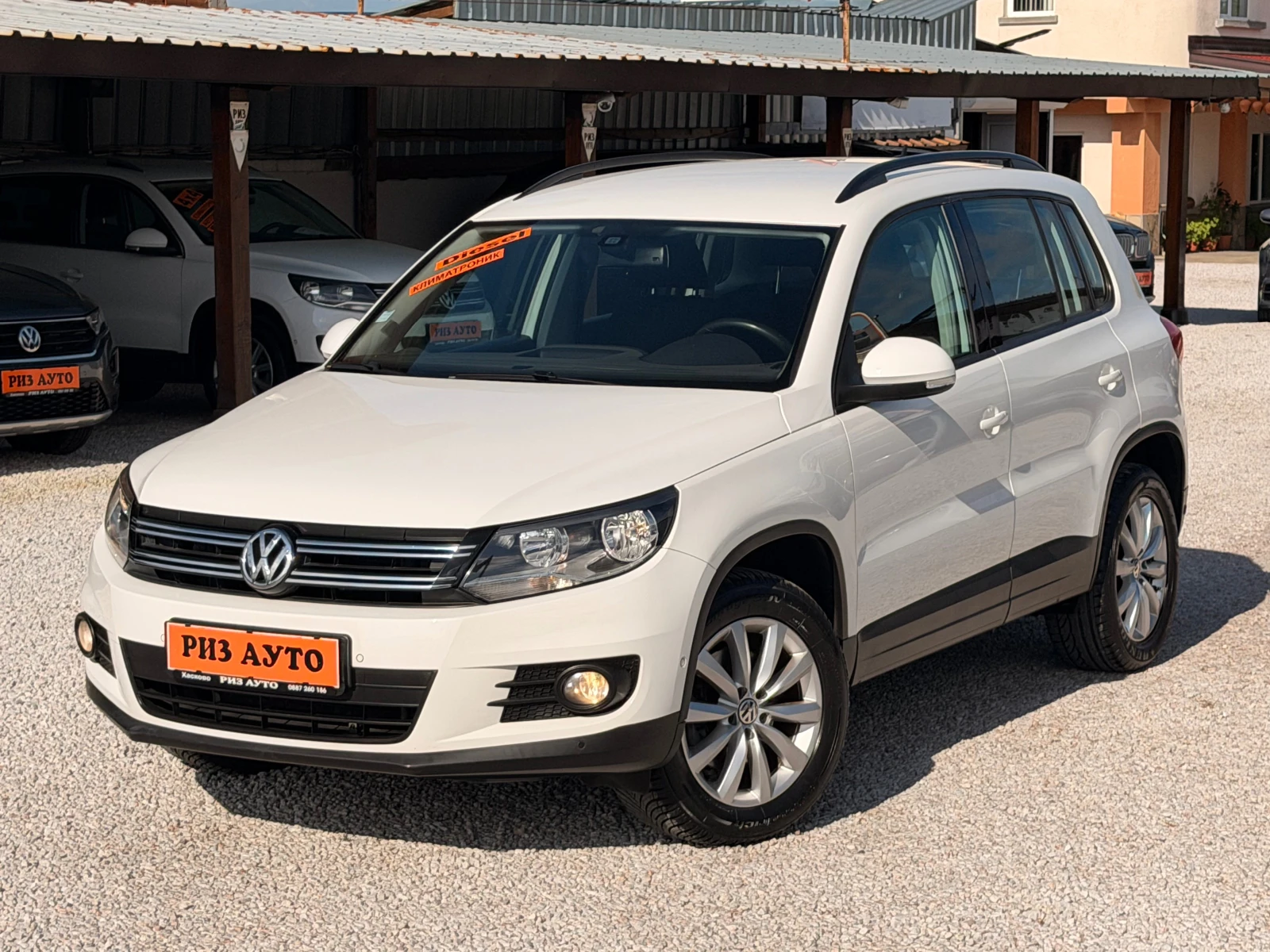 VW Tiguan 2.0TDI* NAVI* 6sk* 140ks* MULTI VOLAN* LIZING, снимка 15 - Автомобили и джипове - 54544489