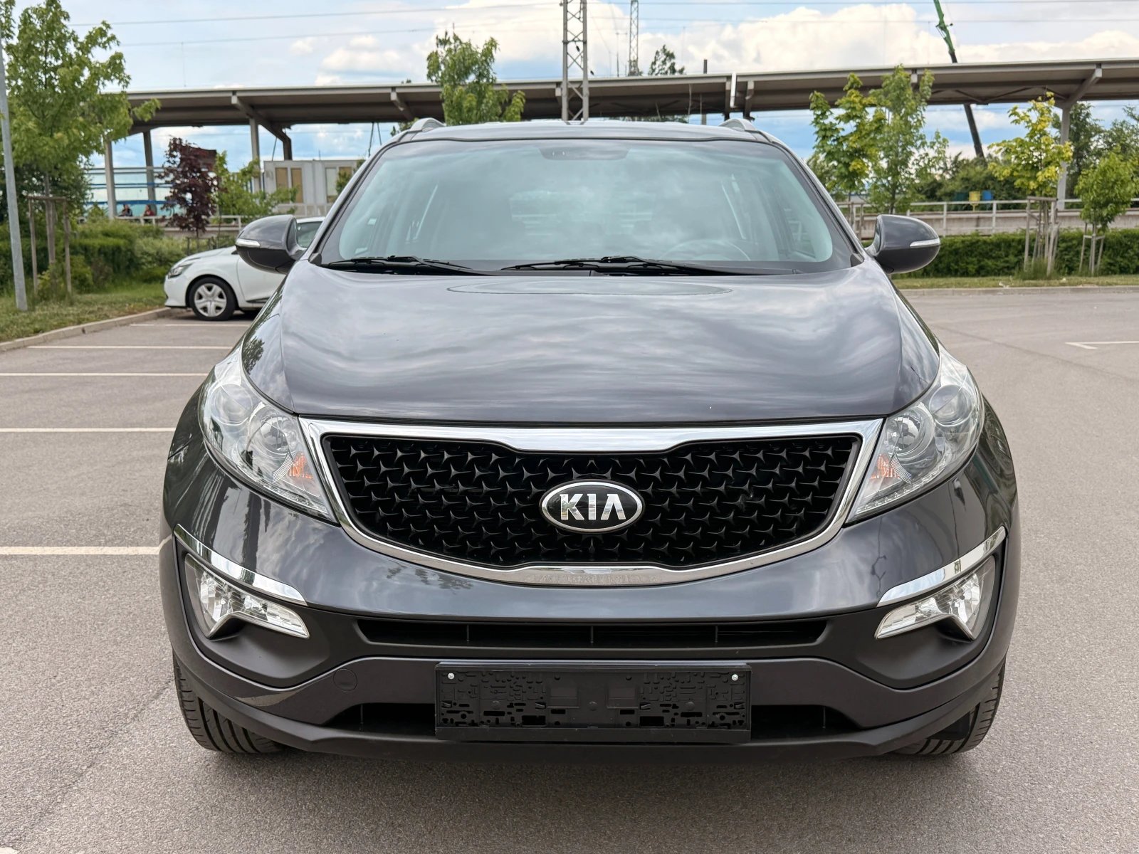 Kia Sportage 1.6i* GPL* 178000 км* СЕРВИЗНА ИСТОРИЯ* , снимка 2 - Автомобили и джипове - 54607821