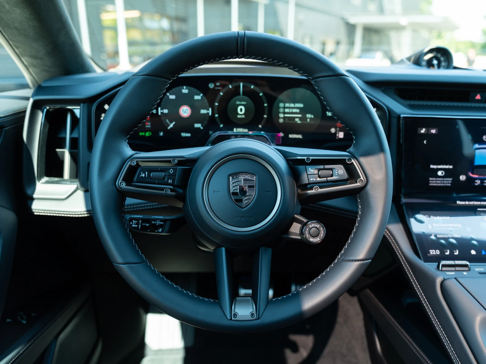 Porsche Cayenne Turbo Electric, снимка 8 - Автомобили и джипове - 55119697