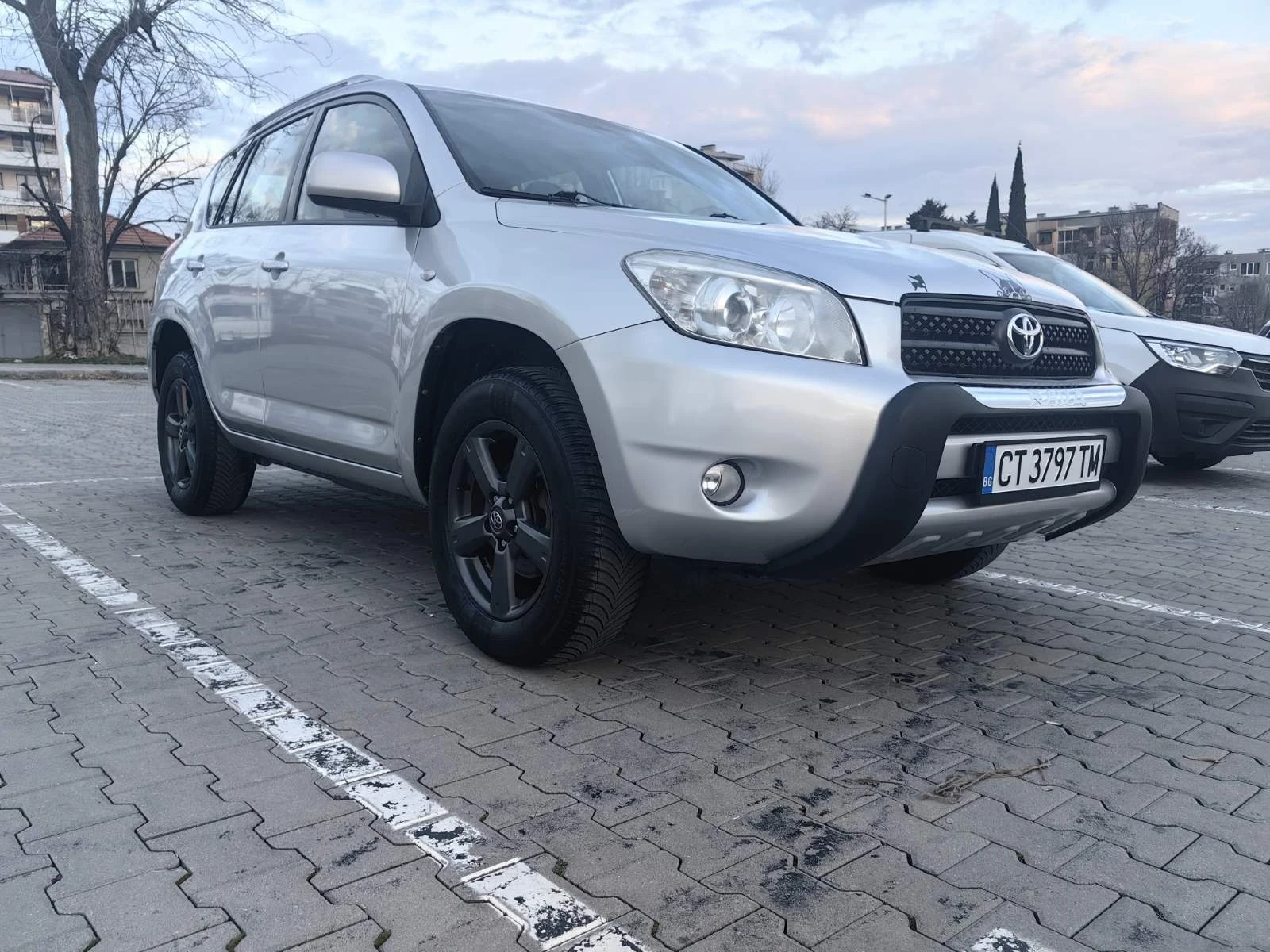 Toyota Rav4 D4D 2.2  136, снимка 5 - Автомобили и джипове - 55572086