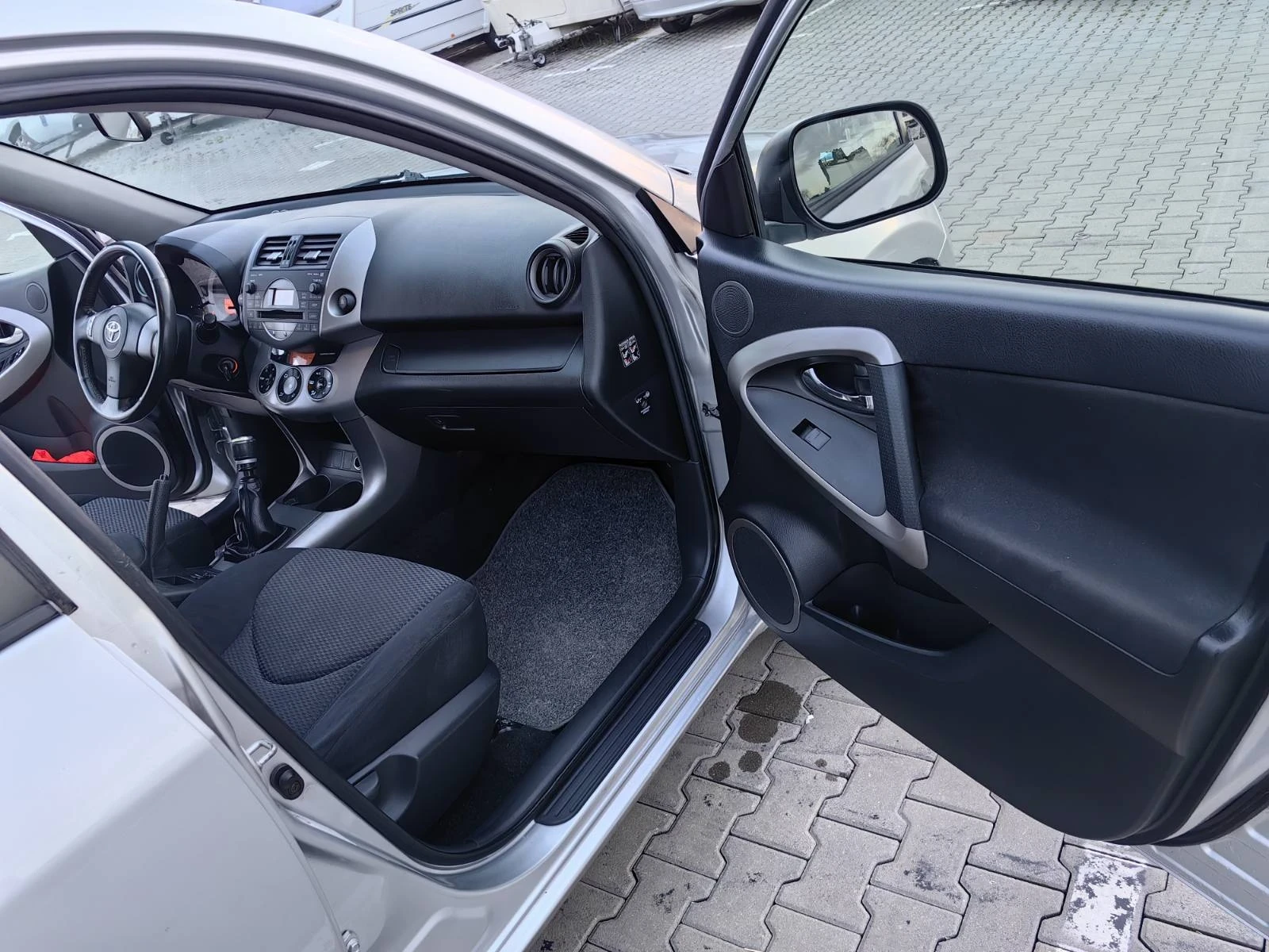 Toyota Rav4 D4D 2.2  136, снимка 10 - Автомобили и джипове - 55572086
