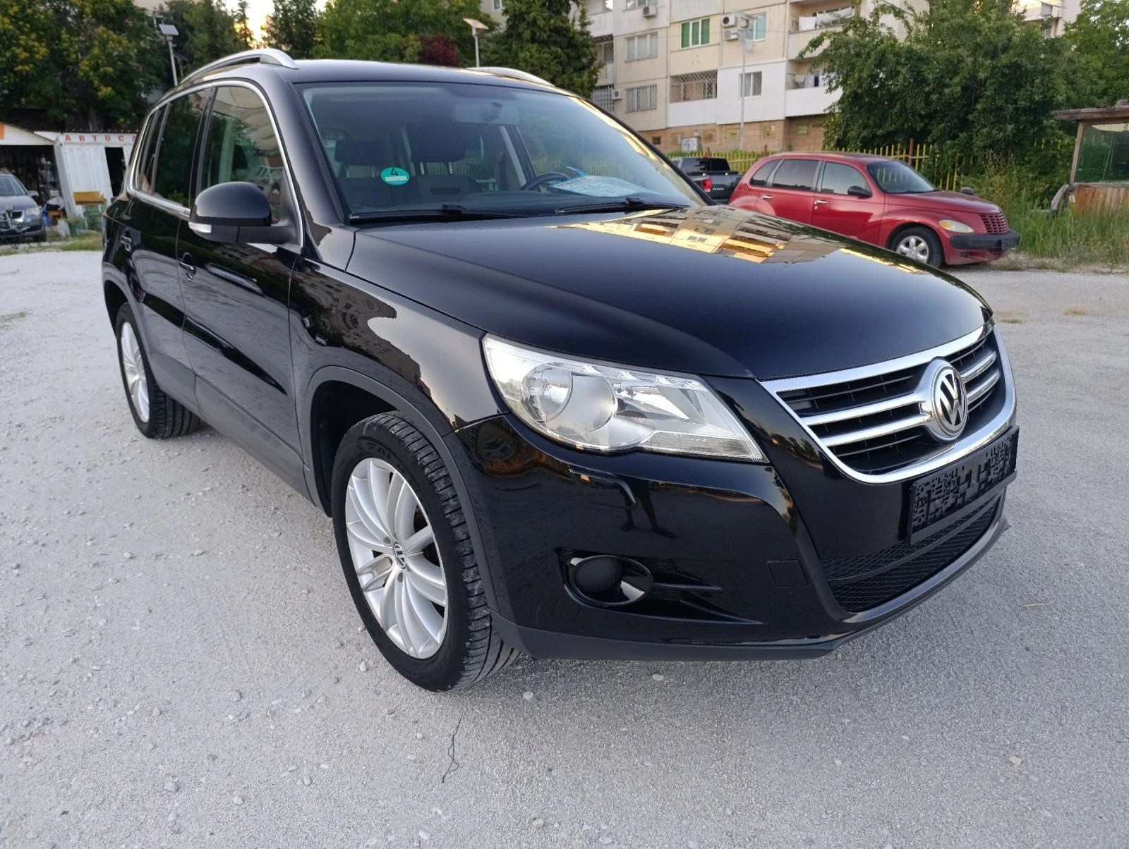 VW Tiguan 2.0 TDI 4x4, снимка 3 - Автомобили и джипове - 55661611