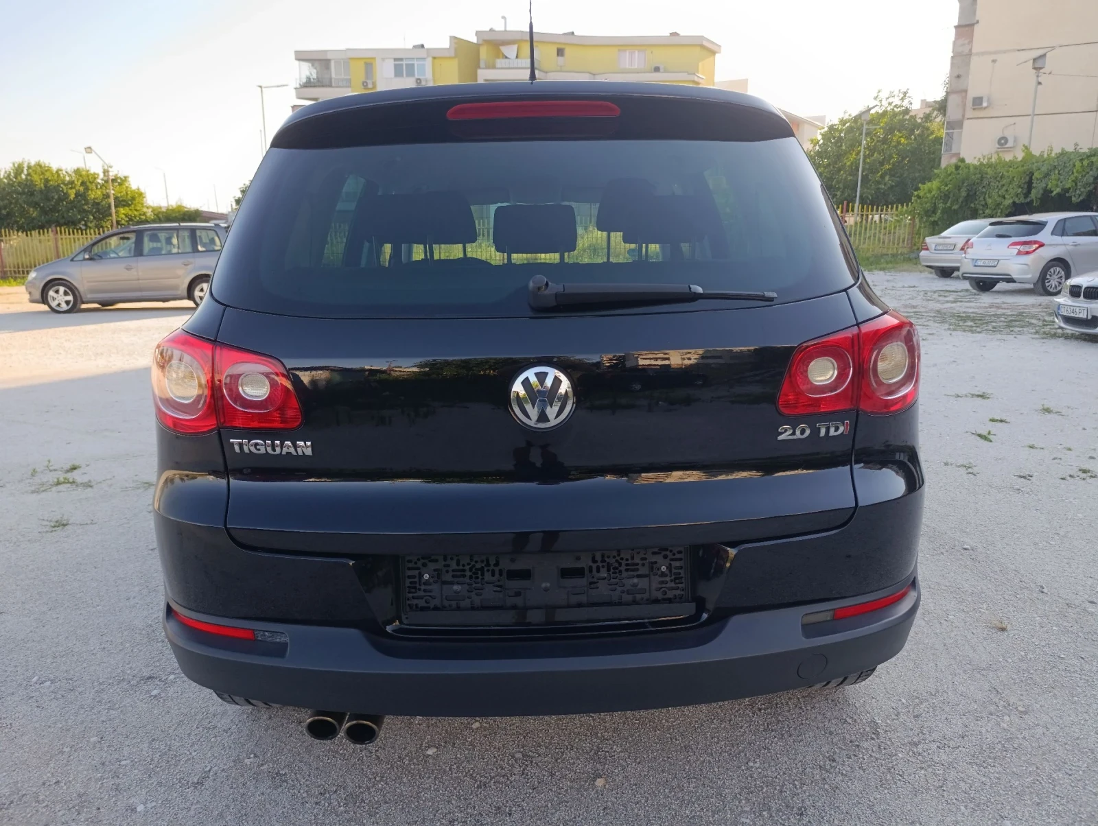 VW Tiguan 2.0 TDI 4x4, снимка 5 - Автомобили и джипове - 55661611