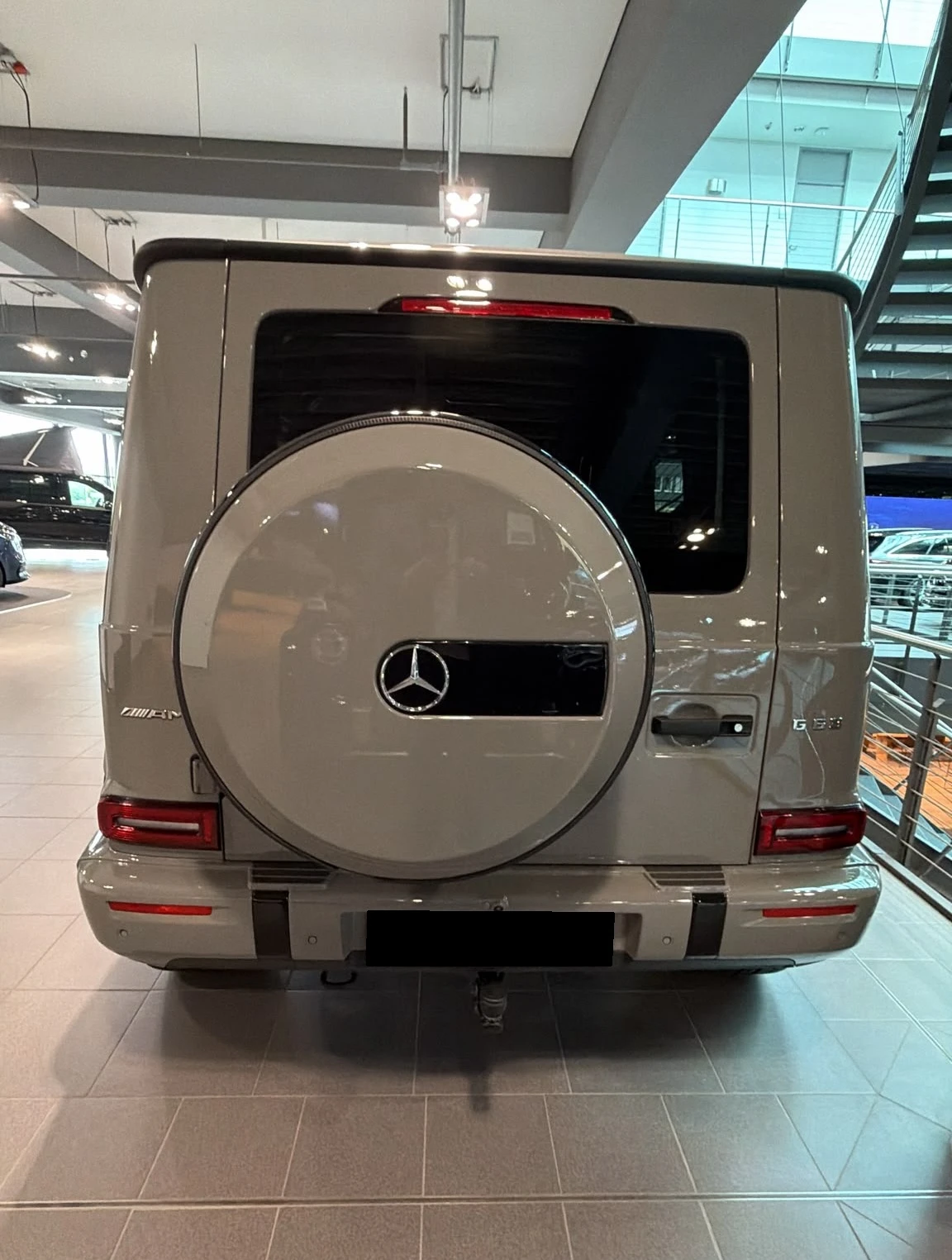 Mercedes-Benz G 63 AMG SUPERIOR / MANUFAKTUR / BURM / NIGHT / MULTIBEAM /, снимка 4 - Автомобили и джипове - 55767347