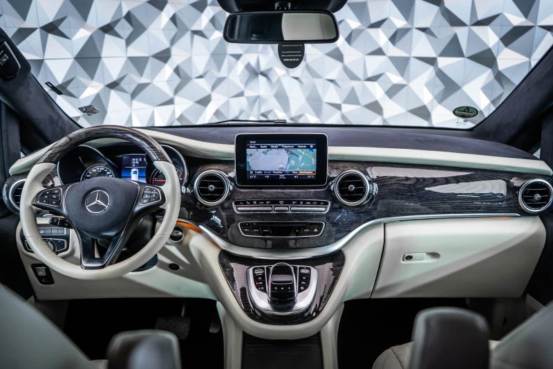 Mercedes-Benz V 250d 4M VIP* Burmester, снимка 11 - Бусове и автобуси - 51837674