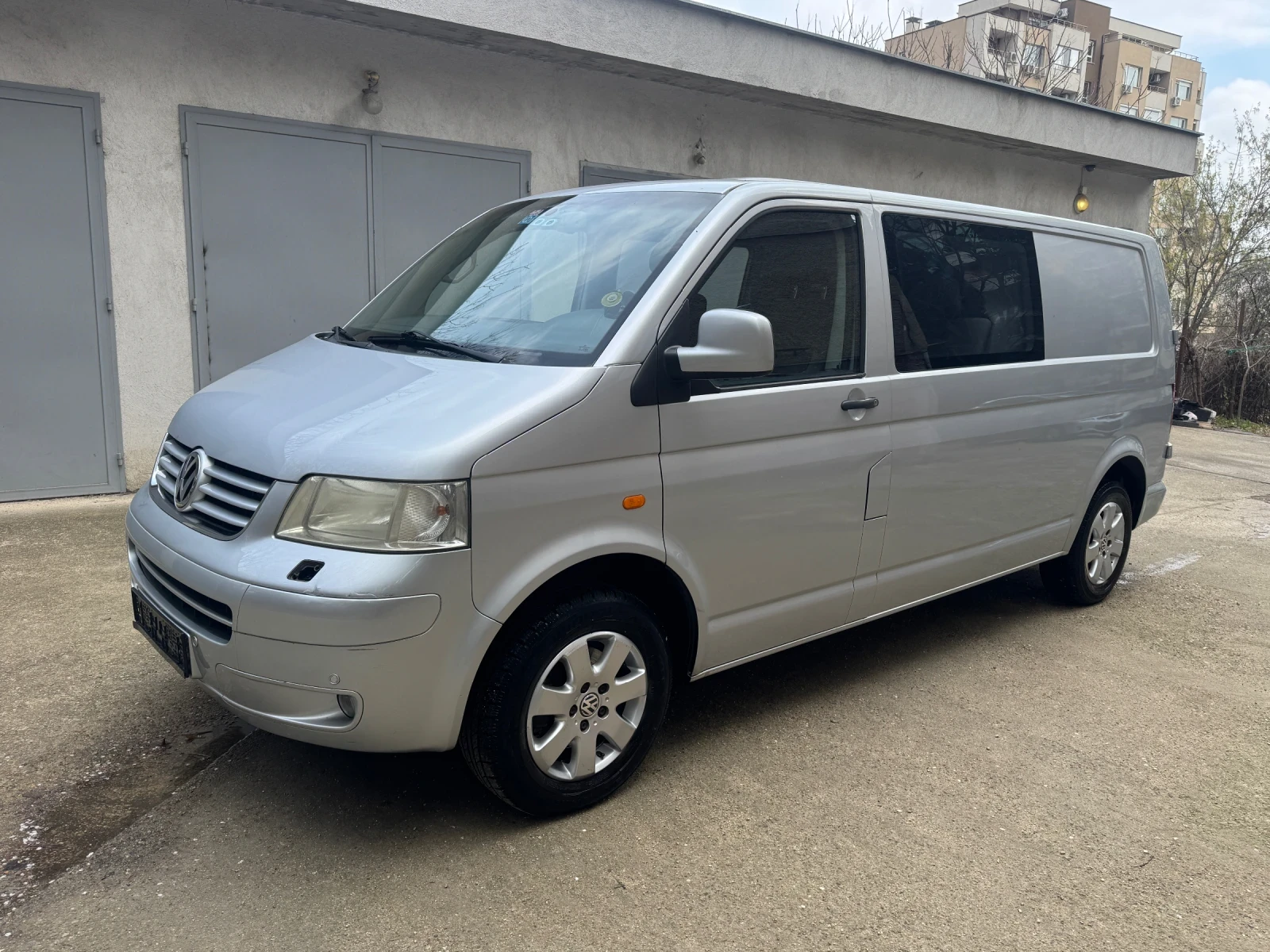 VW T5 6 места * Климатик* Maxi база , снимка 3 - Бусове и автобуси - 54047030