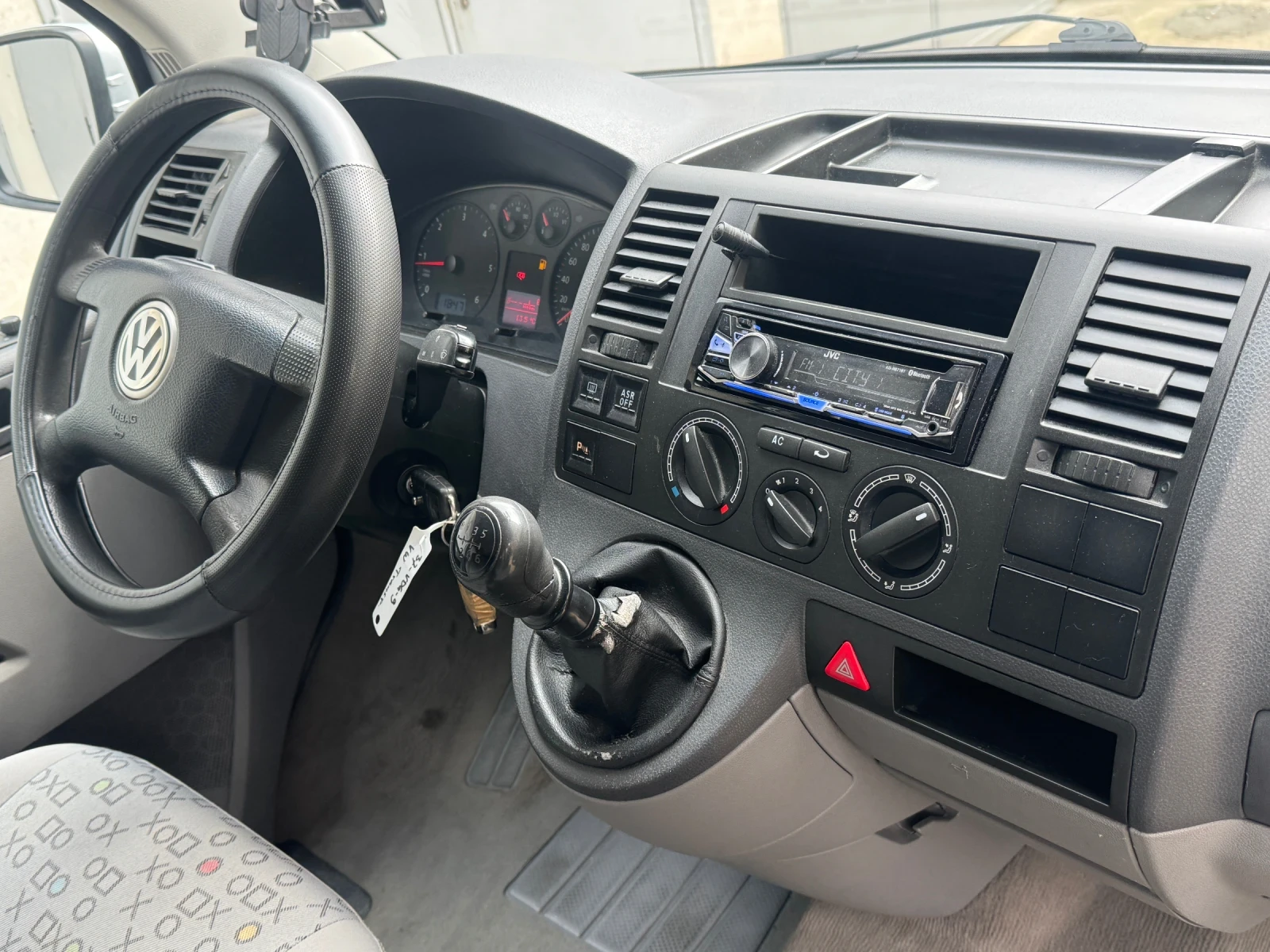 VW T5 6 места * Климатик* Maxi база , снимка 9 - Бусове и автобуси - 54047030