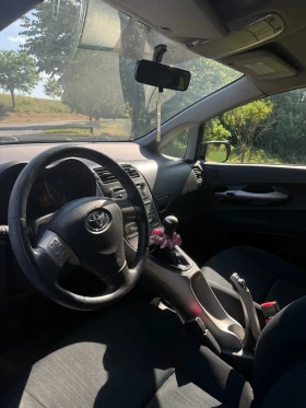 Toyota Auris, снимка 9