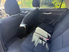 Toyota Auris, снимка 8
