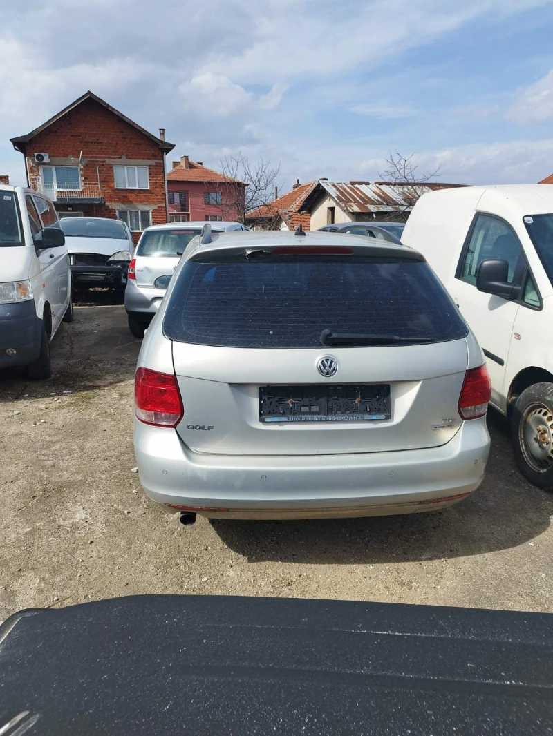 VW Golf 1.6 TDI, снимка 3 - Автомобили и джипове - 49480562