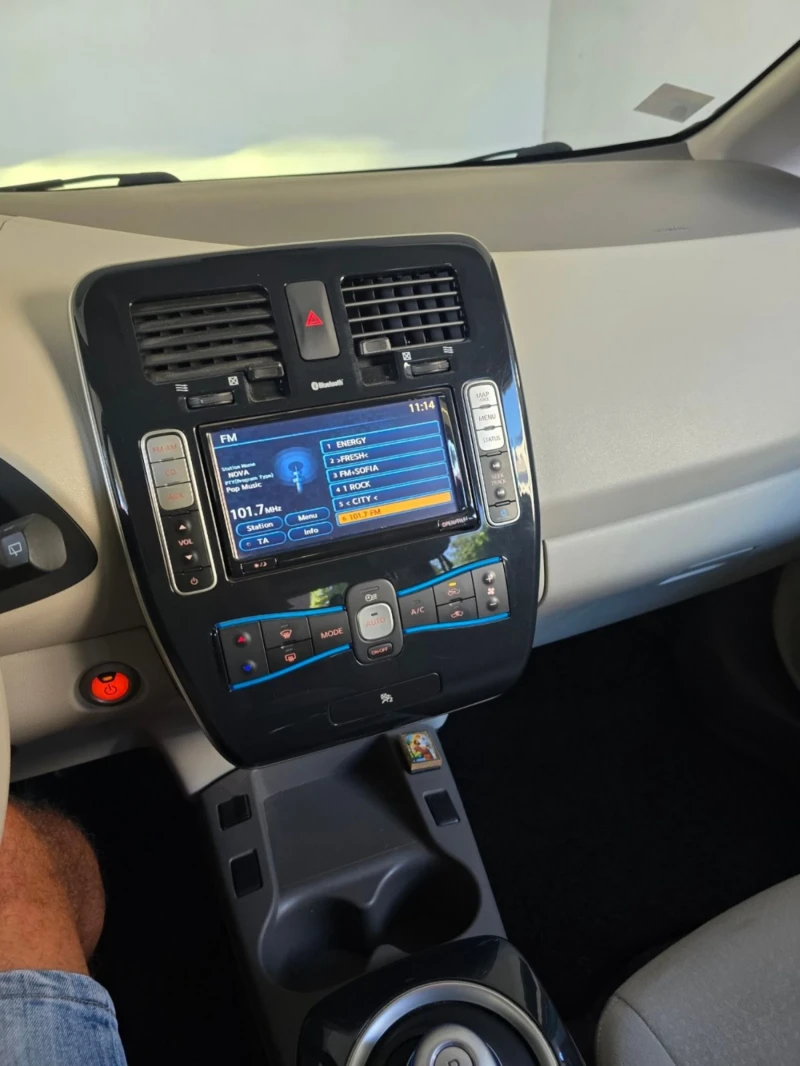 Nissan Leaf , снимка 6 - Автомобили и джипове - 52663211