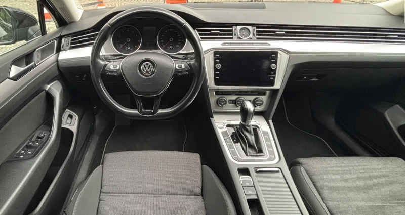 VW Passat Comfortline 1.5 TSI, снимка 9 - Автомобили и джипове - 52812295