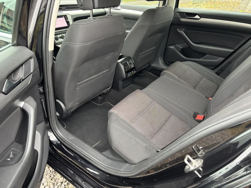 VW Passat Comfortline 1.5 TSI, снимка 8 - Автомобили и джипове - 52812295