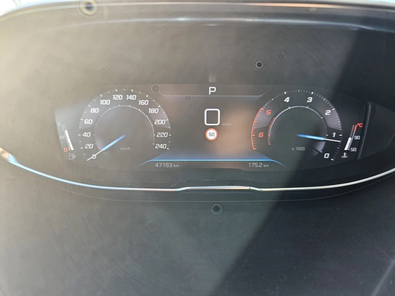 Peugeot 3008 1.5, снимка 10 - Автомобили и джипове - 53136194