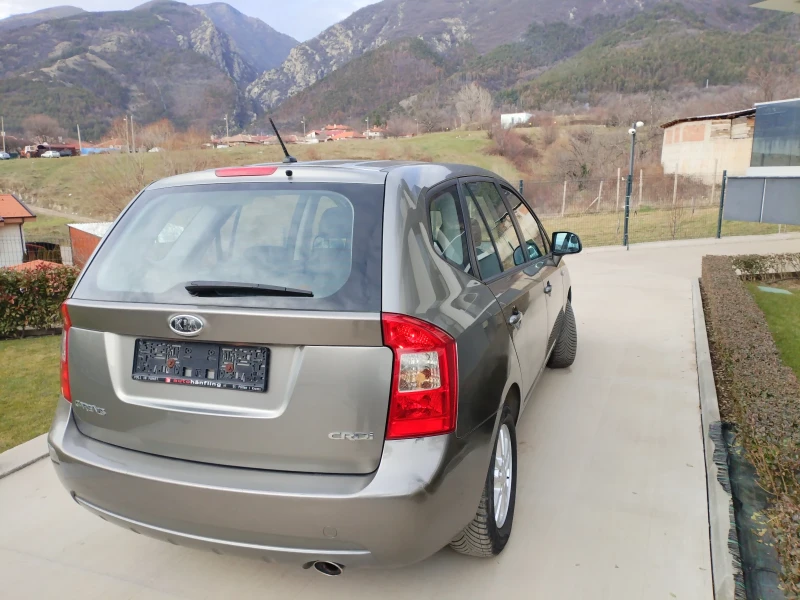 Kia Carens 1.6 CRDI 116кс 6с Климатроник Нави Вс екстри Евро5, снимка 5 - Автомобили и джипове - 53261890