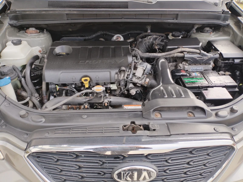 Kia Carens 1.6 CRDI 116кс 6с Климатроник Нави Вс екстри Евро5, снимка 17 - Автомобили и джипове - 53261890