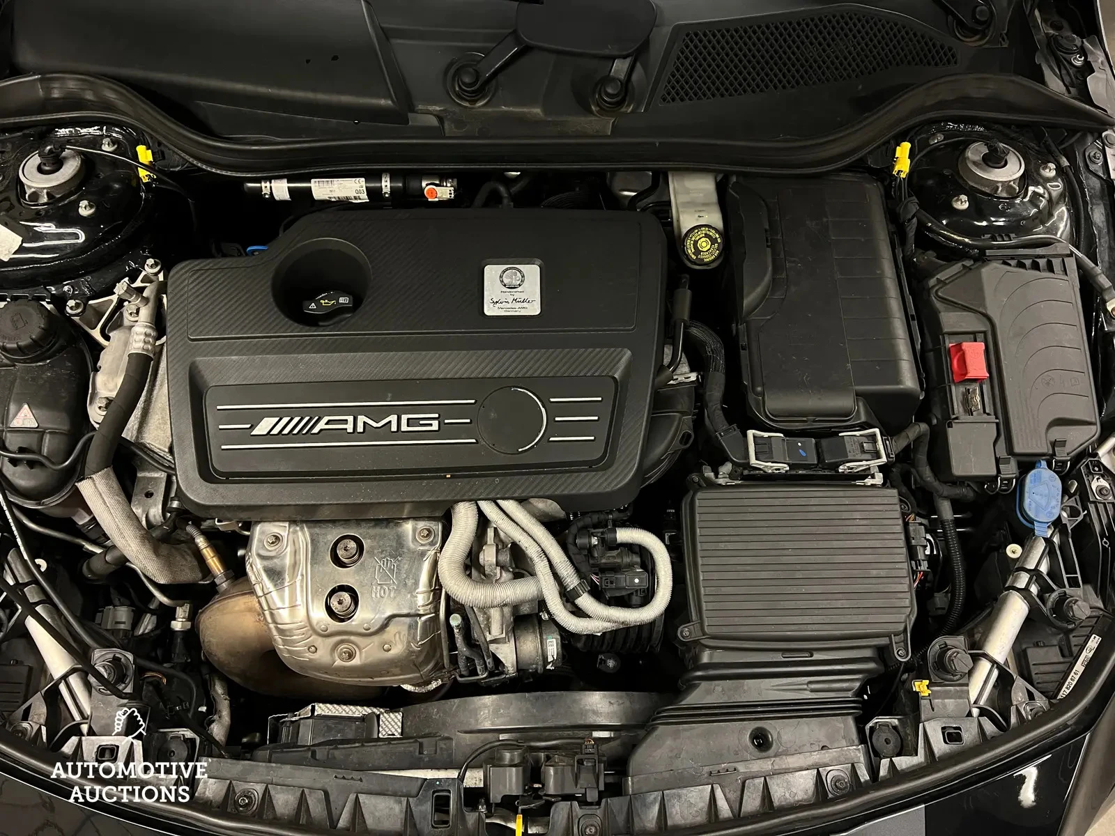 Mercedes-Benz CLA 45 AMG 4Matic* YellowArt Edition* Aero* LED* NP* Pano* Me | Mobile.bg   16