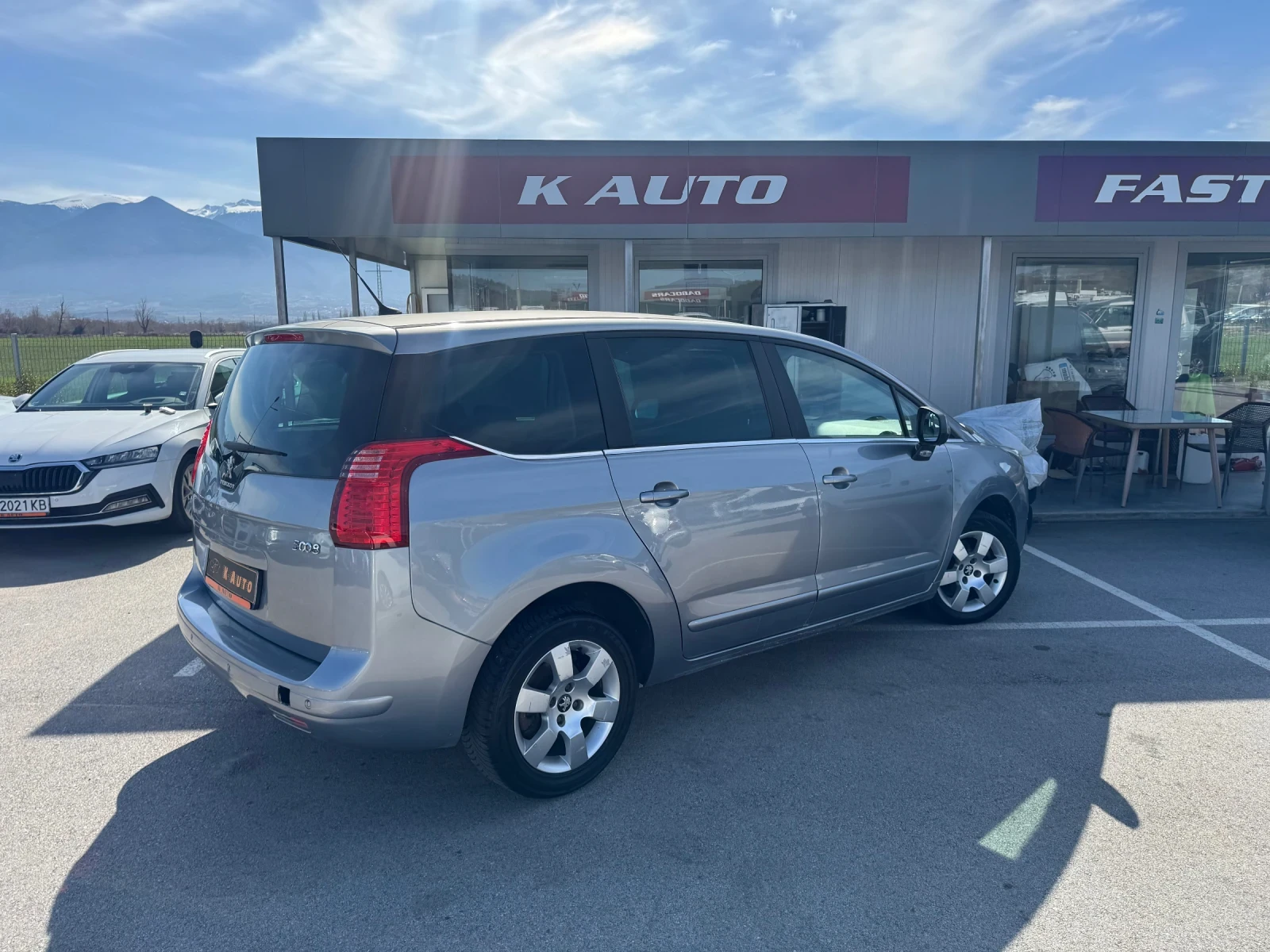 Peugeot 5008 1.6 / 6+ 1  - изображение 3